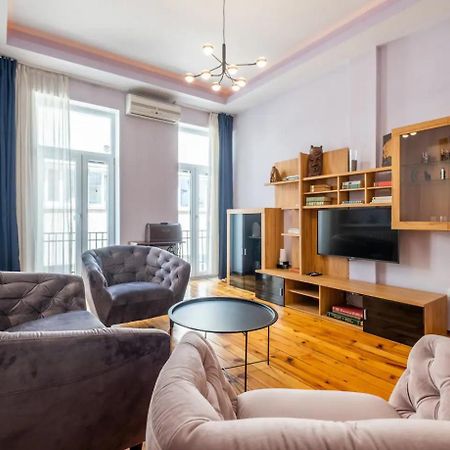 Charming 2Bdr Apartment In Historic Center With Parking Sofia Luaran gambar