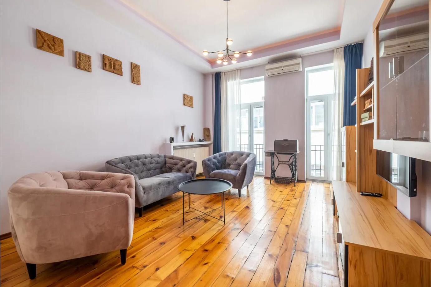Charming 2Bdr Apartment In Historic Center With Parking Sofia Luaran gambar