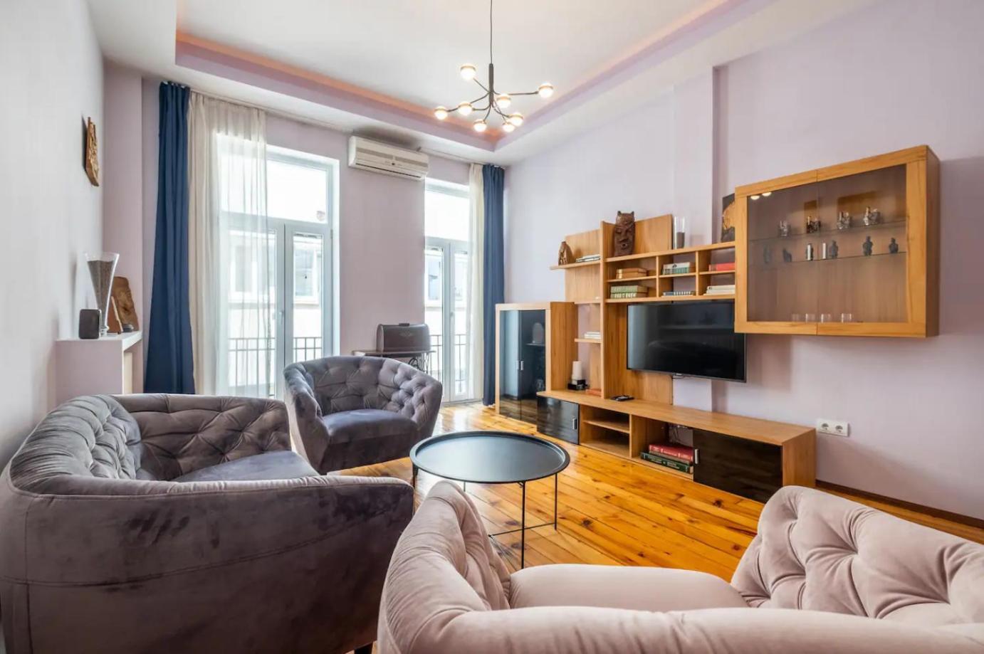 Charming 2Bdr Apartment In Historic Center With Parking Sofia Luaran gambar
