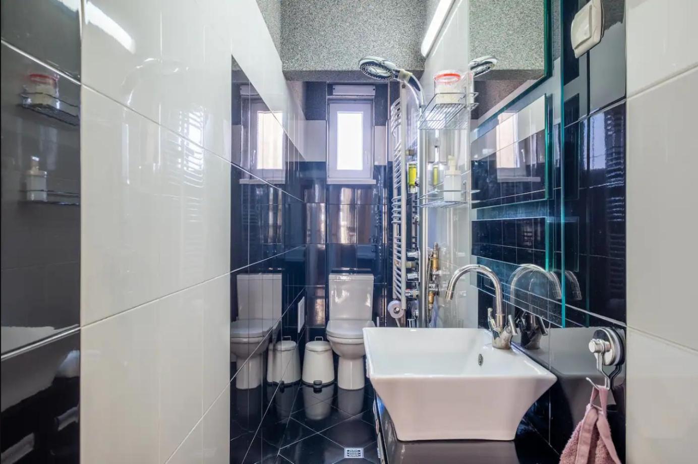 Charming 2Bdr Apartment In Historic Center With Parking Sofia Luaran gambar