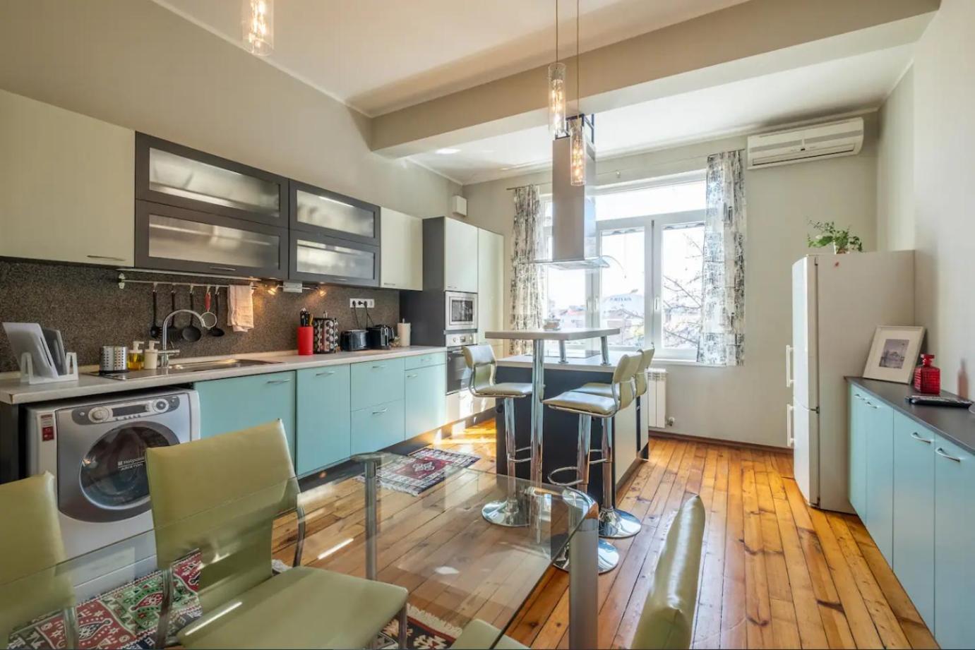 Charming 2Bdr Apartment In Historic Center With Parking Sofia Luaran gambar